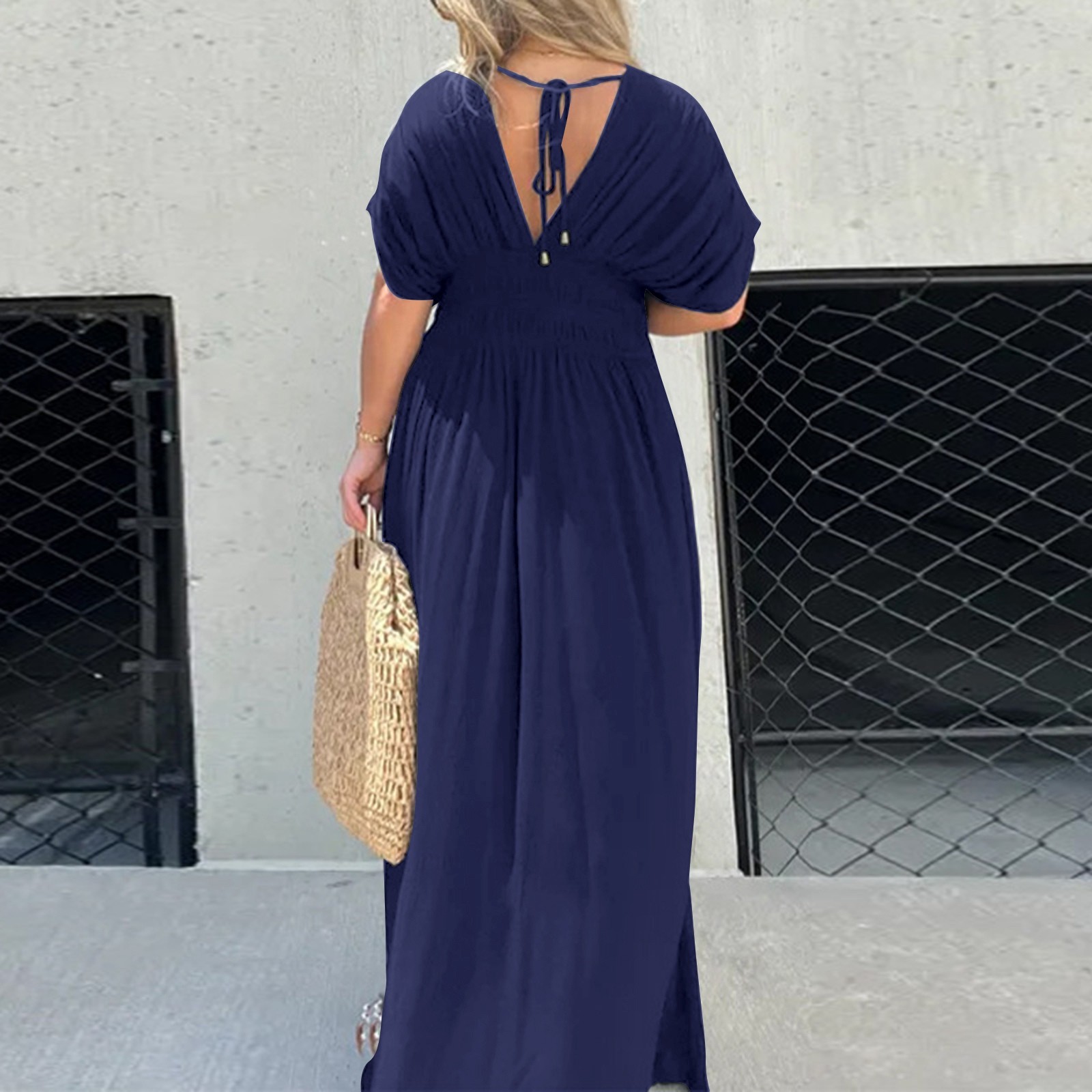 thumbnail image 5 of Vestido largo sexy con abertura y cuello en V para mujer: tejido ligero y fluido, corte holgado, adecuado para fiestas, citas y vacaciones, disponible en varias tallas., 5 of 8